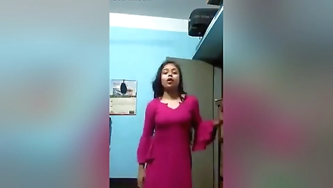 Today Exclusive- Desi Girl Shows Her Boobs And Pussy