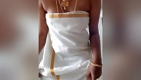 Big Naturals In Tamil Wife Swetha Kerala Style Dress Nude Self Video Recorder