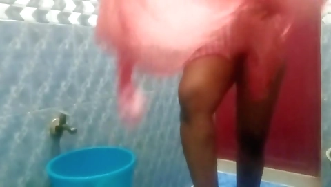 Indian Aunty Full Bathing Nude