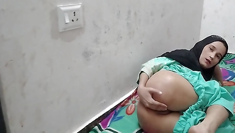 Muslim Girl Ko Paise Dekar Jabar Dasti Pela