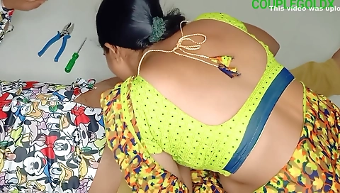 Electrition Ka Mota Land Komal Lite Thik Kar Raha Tha