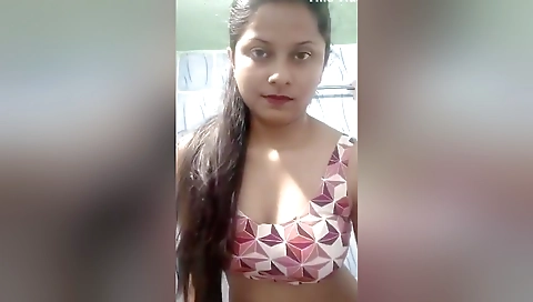 Today Exclusive -super Hot Desi Girl Shows Her Boobs