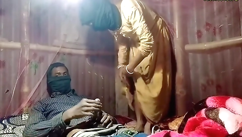 Desi Indian Old Bhabhi Ki Chudai Kiya Doggy Style Mein
