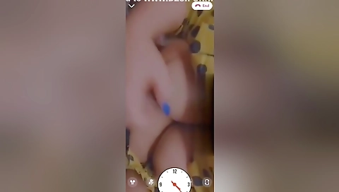 Today Exclusive-desi Girl Showing Boobs