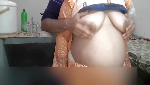 Pregnant Stepmom Ko Kitchen Me Choda - Desi Sex Video