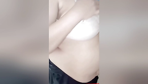 Desi Bhabhi K Phudy Me Lagi Aag