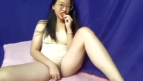 Amateur Homemade Asian Nude Masturbate Eat Strawbery 3