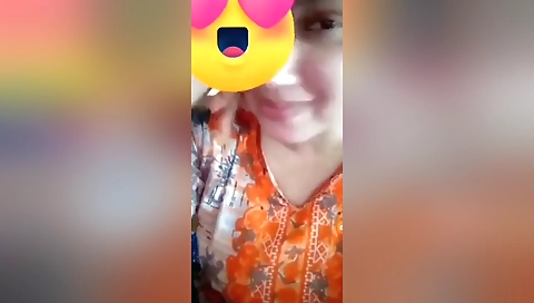 Today Exclusive-paki Girl Shows Her Boobs