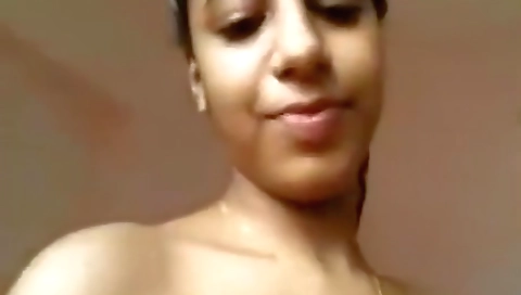 Tamil Ponnu Nude Selfie