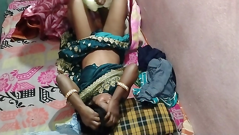 Hindi Sex In Desi Wife Ko Bade Ke Din Raat Mein Choda Bohat Maza Aaya